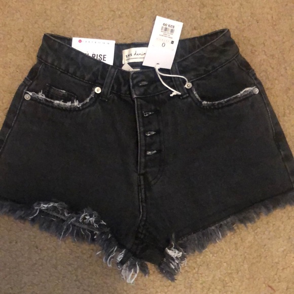High rise black shorts - Picture 1 of 3